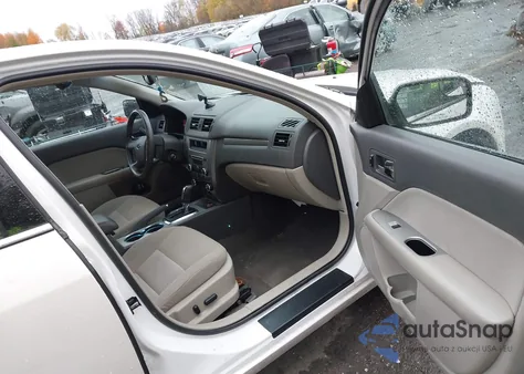 2011 Ford Fusion Hybrid z USA, uszkodzony, nr VIN 3FADP0L39BR124117